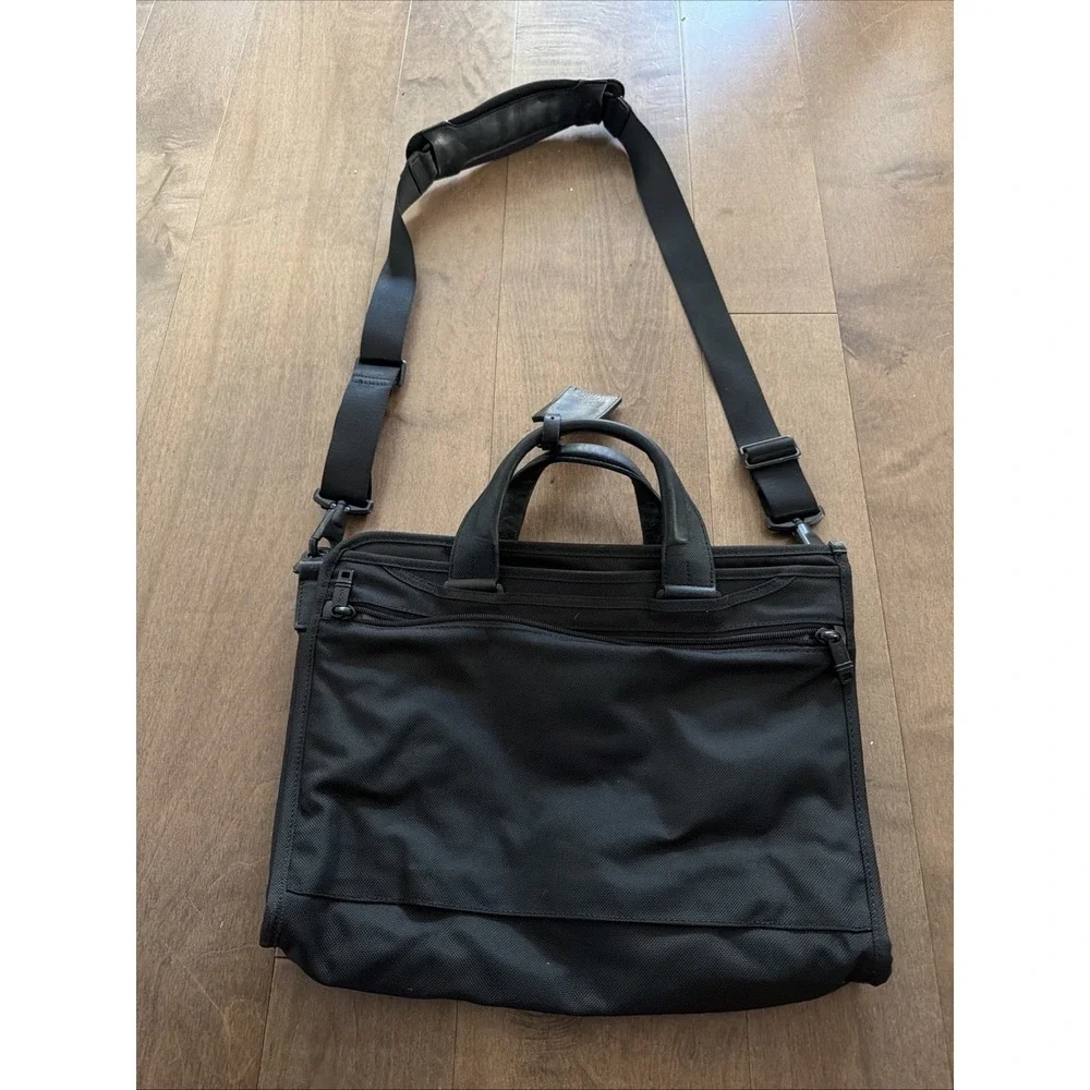 Tumi Alpha 2 Slim Deluxe Portfolio Laptop Bag Ballistic Nylon Black